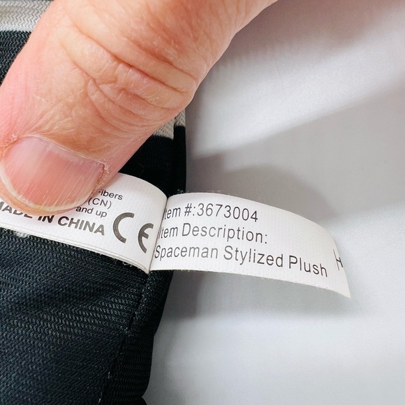 KISS ROCK N ROLL SPACEMAN STYLIZED PLUSH BY TOY FACTORY LLC LICENSED PRODUCT - Picture 6 of 10